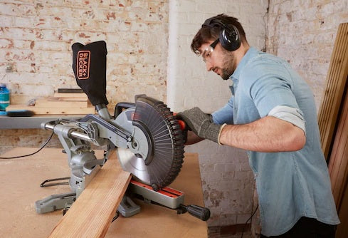 Black & Decker 254MM 2100W Corded Sliding Compound Mitre Saw (BES710-GB)
